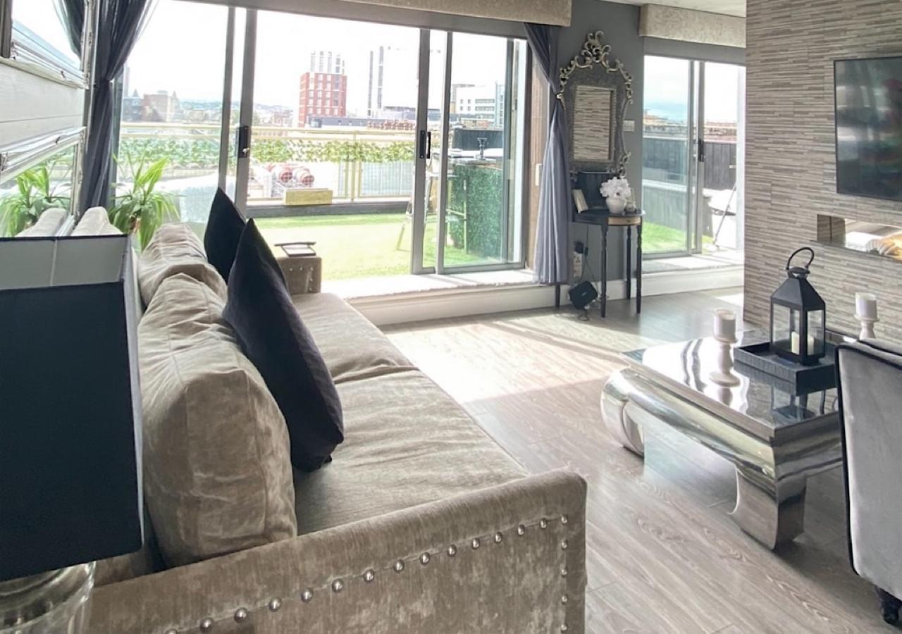 Glasgow Two Bedroom Penthouse Exterior photo
