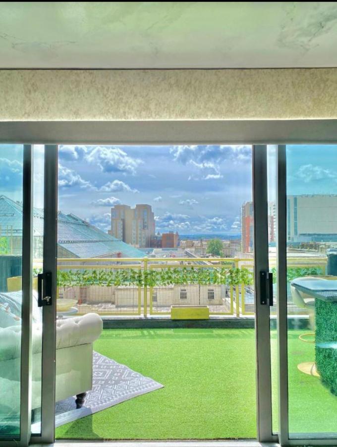 Glasgow Two Bedroom Penthouse Exterior photo